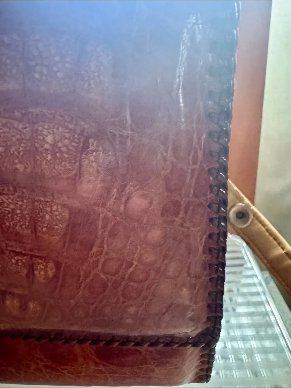 Vintage Brown Crocodile-Embossed Leather Crossbody Bag with Gold Turn-Lock